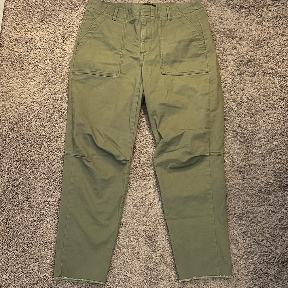 Banana Republic Women’s Olive Green Cargo Pants